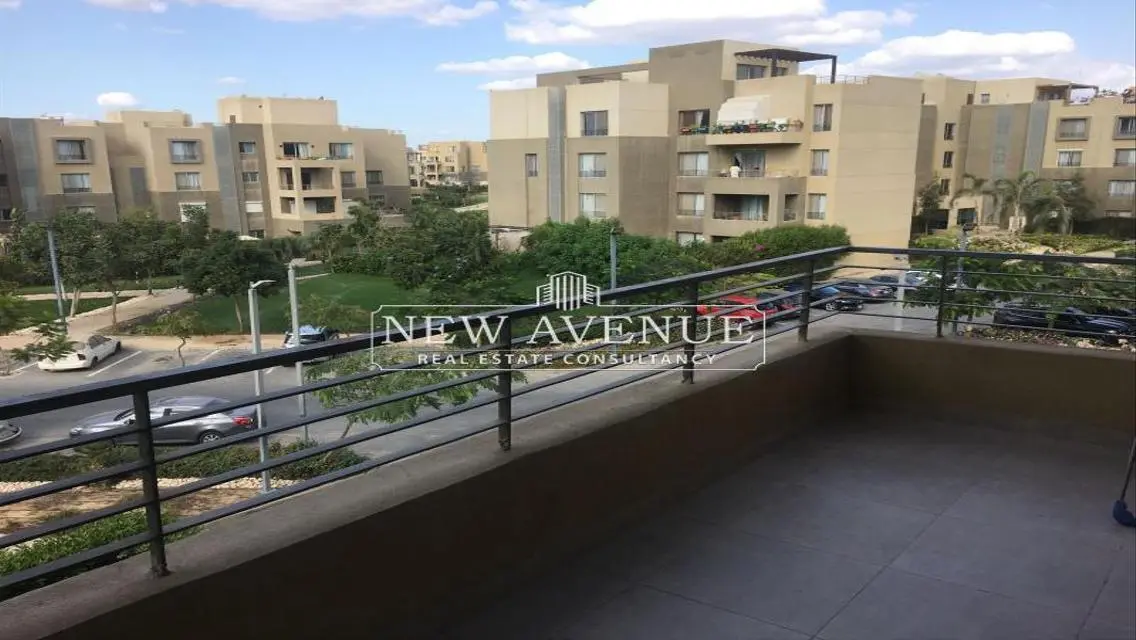 Prime location Apartment in Palm parks October