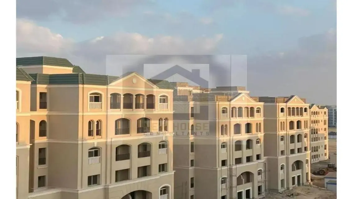 شقه ارضي + جاردن  كمبوند- لافينير مستقبل سيتي