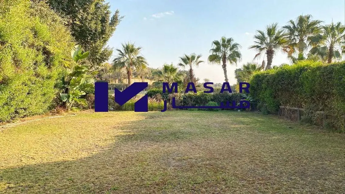 فيلا فاخرة للبيع في موقع مثالي