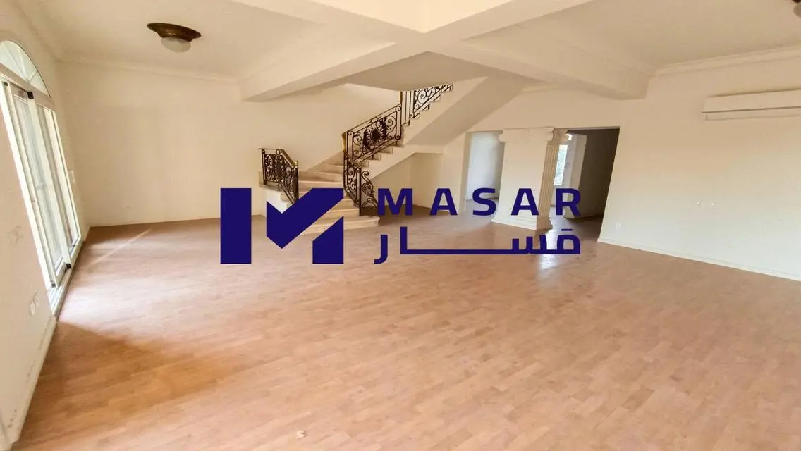 فيلا فاخرة للبيع في موقع مثالي