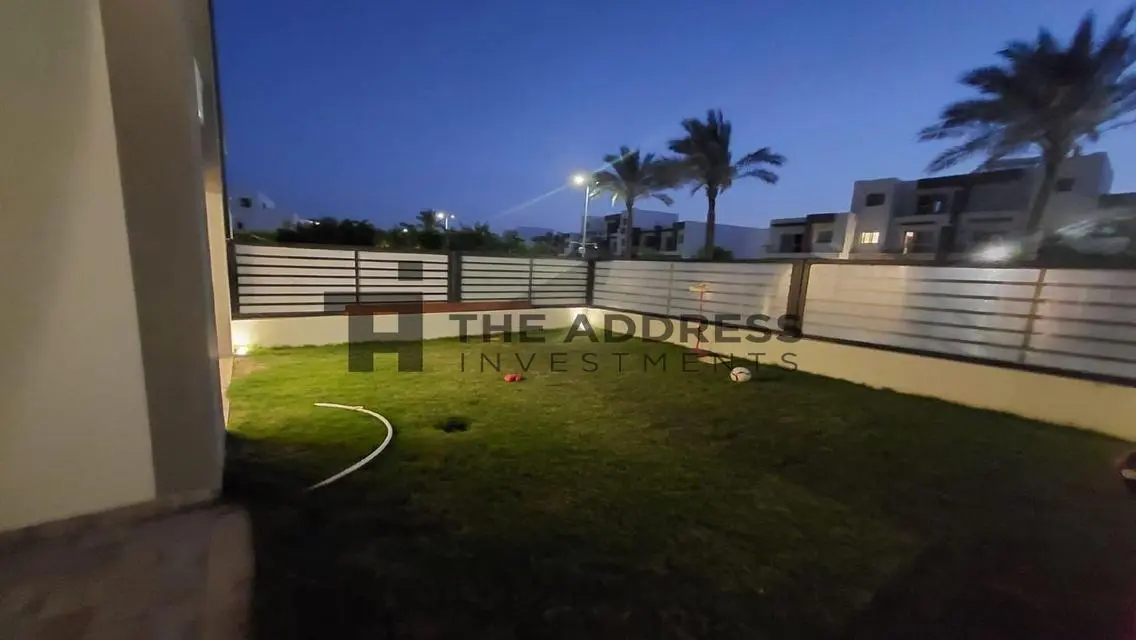 Town villa for sale at the lowest price