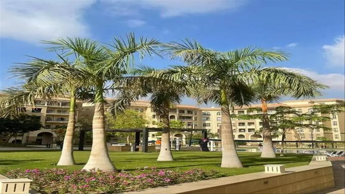 شقه متشطبه للبيع بموقع متميز 170 متر في 90 Avenue