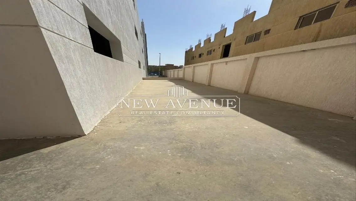 مصنع للإيجار في القاهرة الجديدة 4300م جاهز للتشغيل
