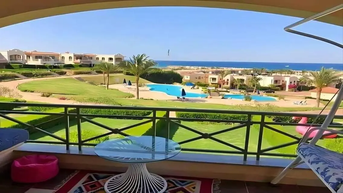 شالية 130م بـ تلال السخنة برايم لوكيشن  Sea View