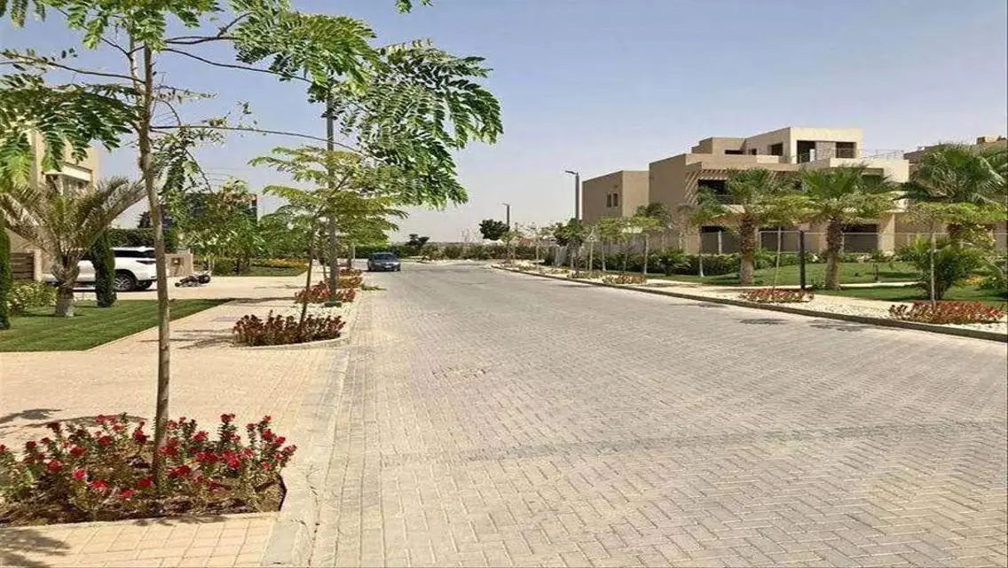 فيلا فى ذا كراون بالم هيلز موقع مميز جوار نيو جيزة