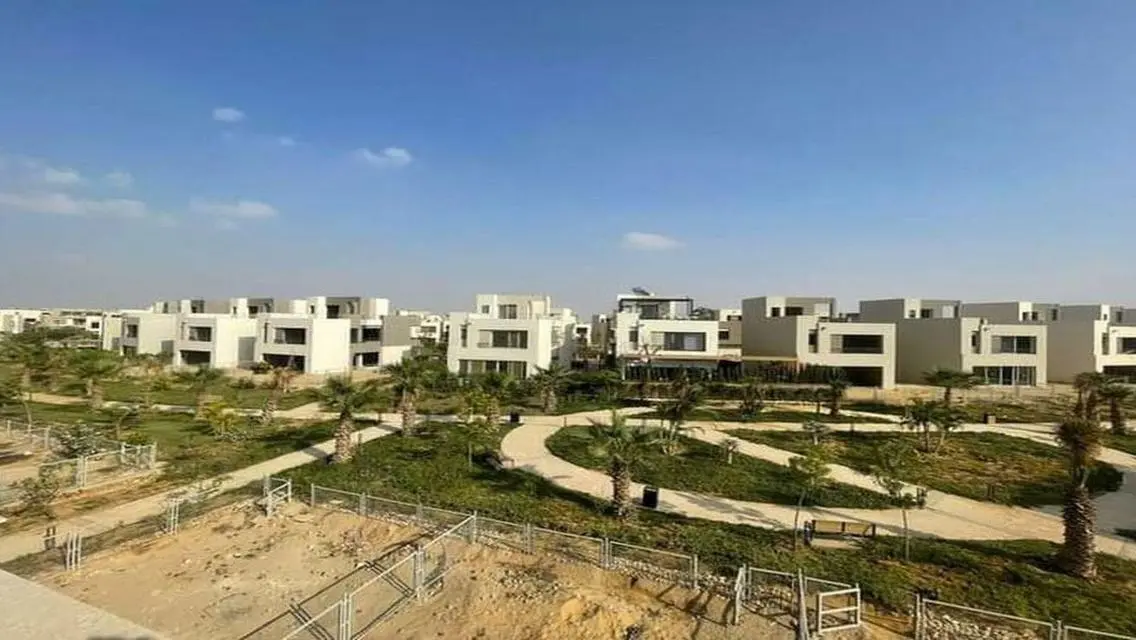 فيلا فى ذا كراون بالم هيلز موقع مميز جوار نيو جيزة