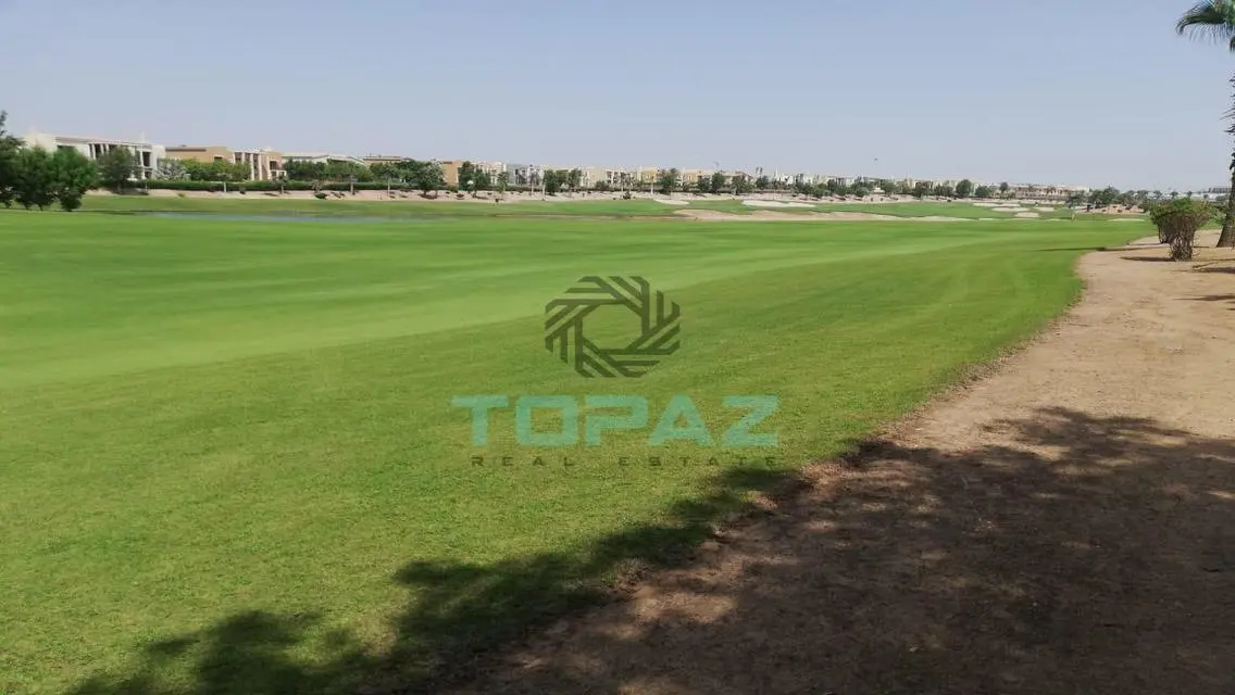 للبيع فيلا متشطبة اليجريا بيفرلي هيلز (سوديك).