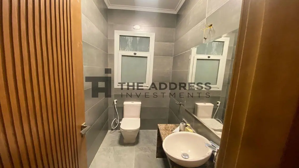 For sale, ground floor apartment with garden