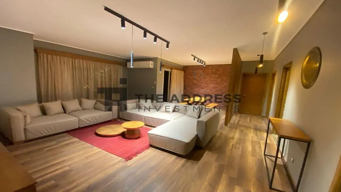 For sale, ground floor apartment with garden