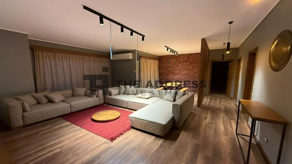 For sale, ground floor apartment with garden