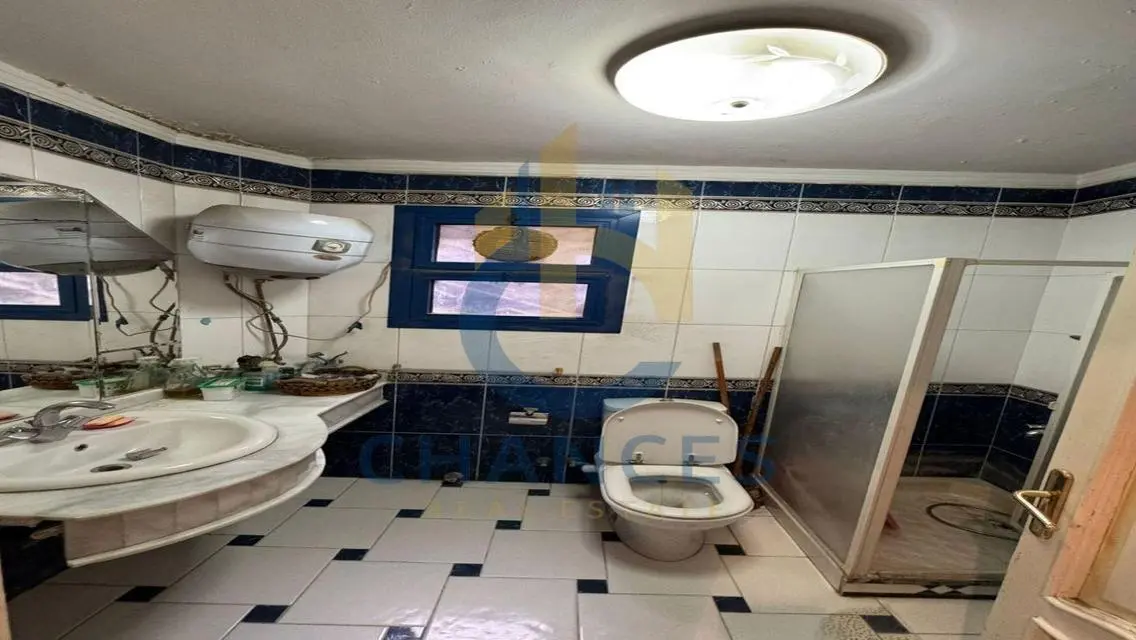 شقة مميزة للبيع بشرفة واسعة