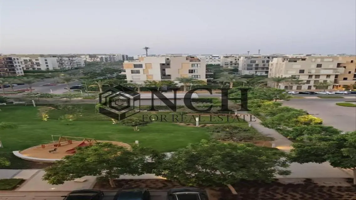 Triplex with Kitchen and ACs - Sale - Garden View