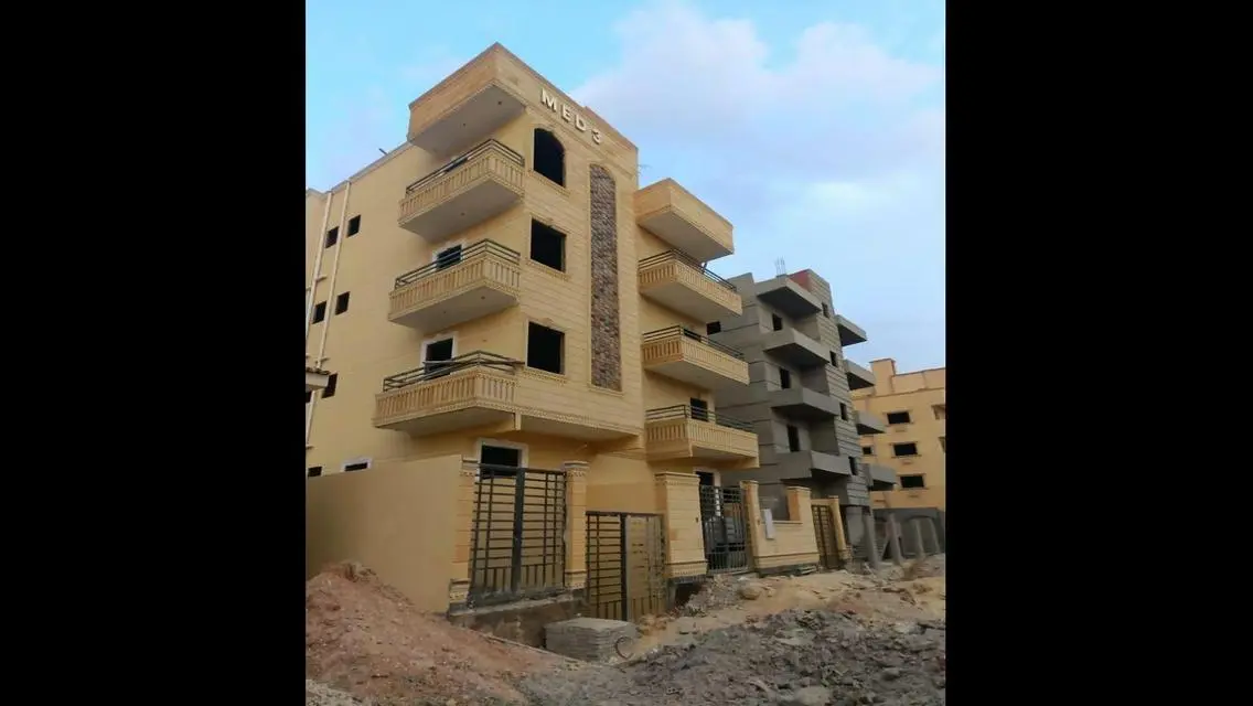 شقة فاخرة للبيع بمساحة واسعة