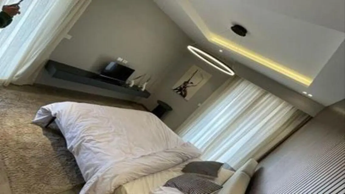 شقه مساحه للبيع في فليدج ويست افضل لوكيشن في زايد