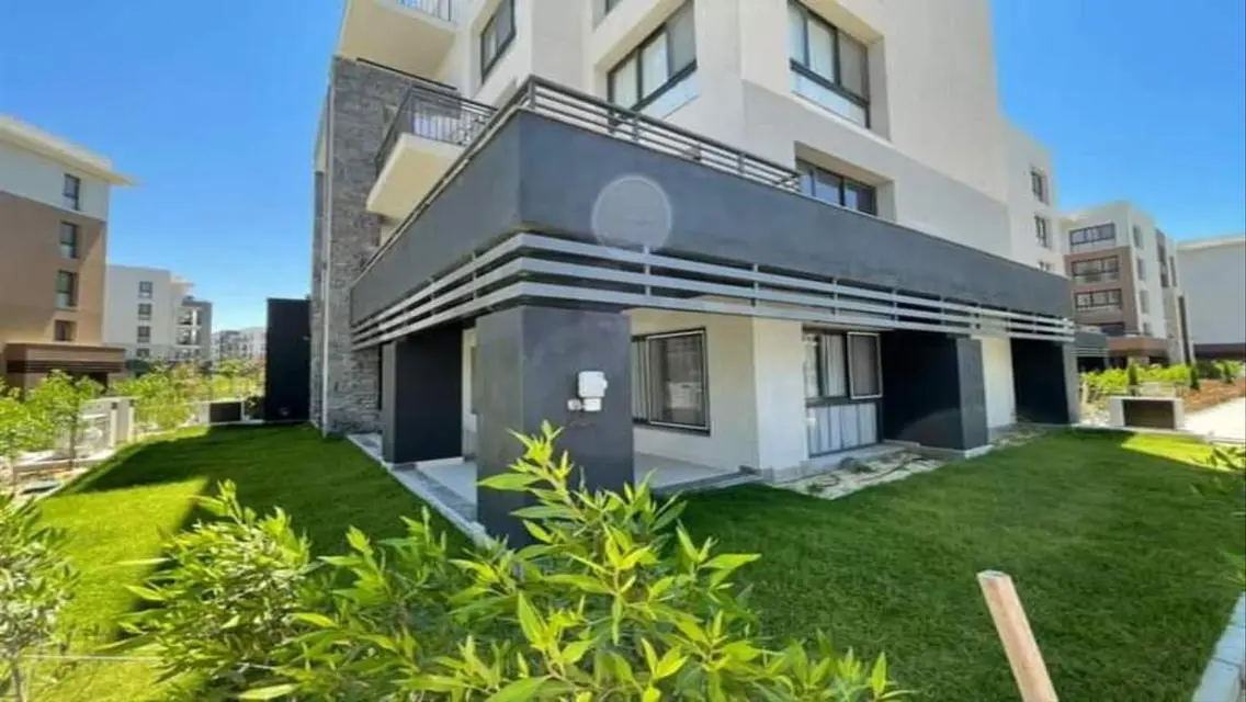 Ground Chalet + Garden For Rent In Marina Marassi