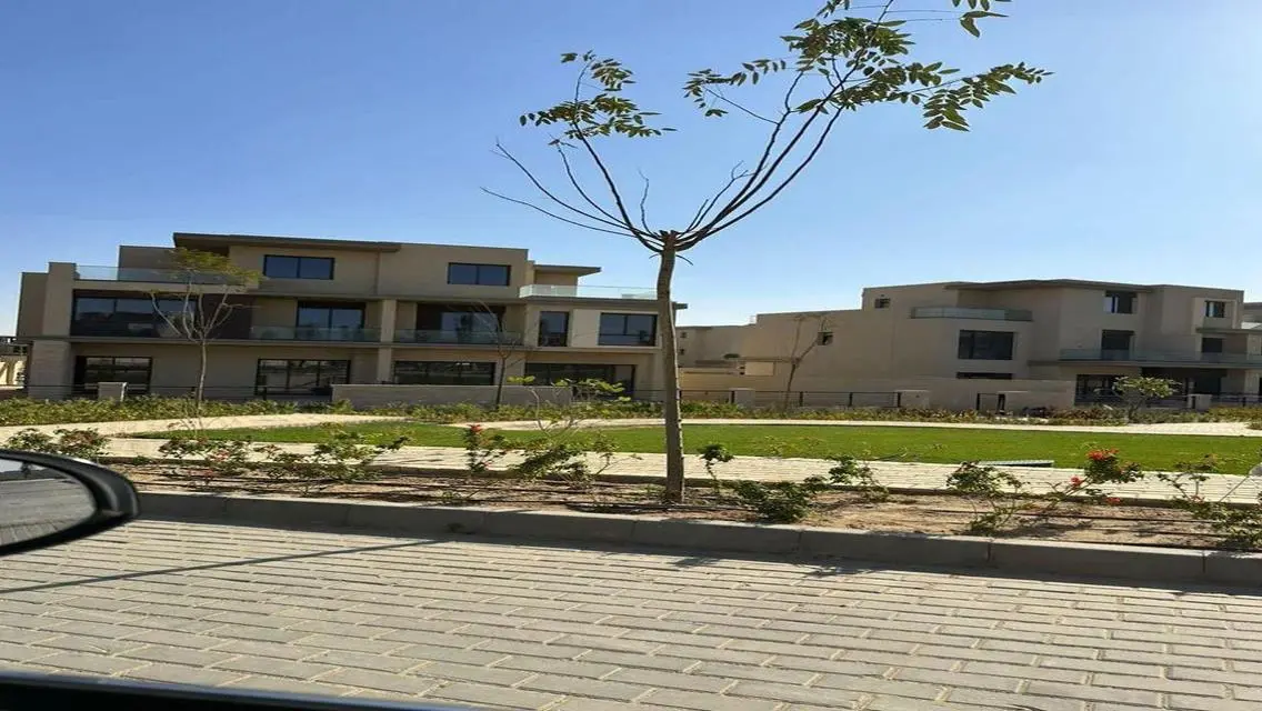 توين هاوس متشطب بموقع مميز في ذا استيتس سوديك