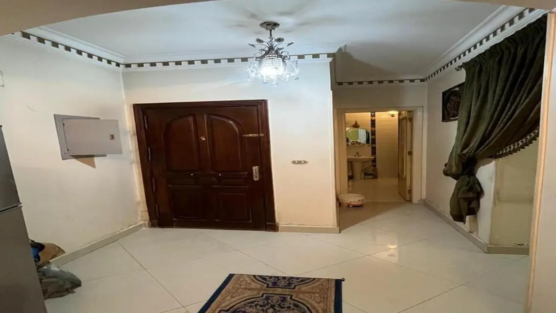 شقه مميزه للبيع في الخمايل الشيخ زايد حديقه خاصه  