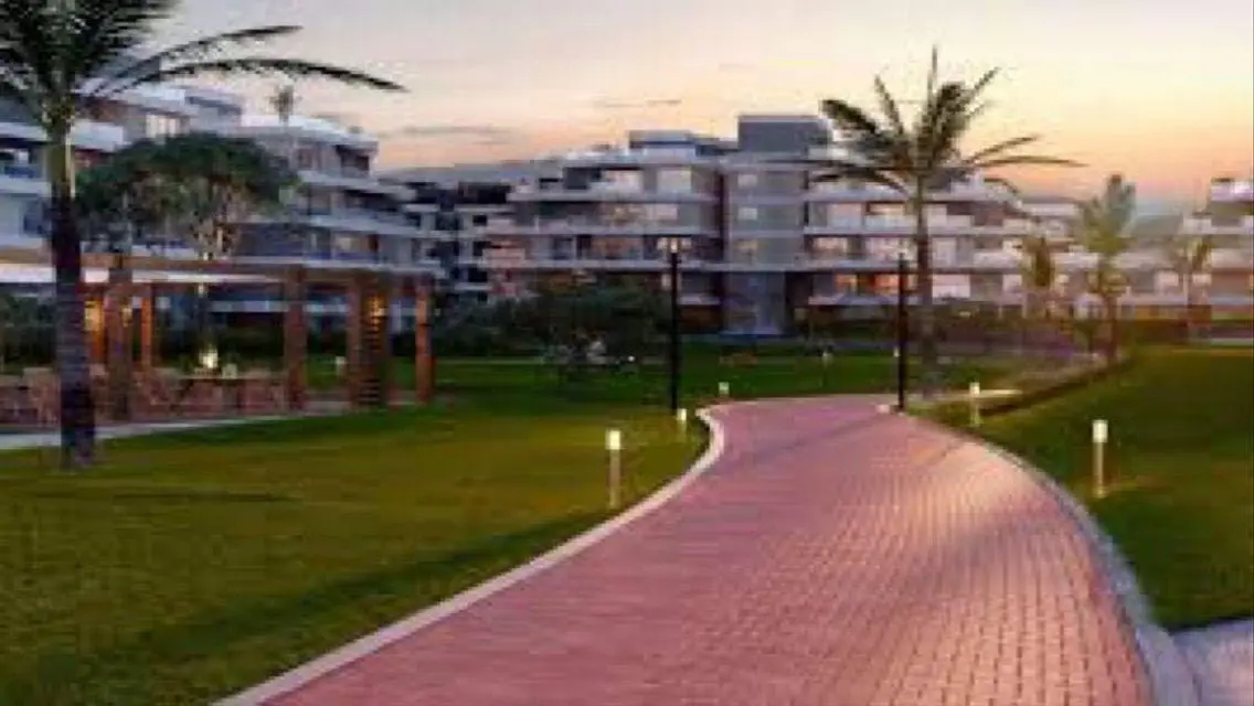Hot deal Apartment _Sky Condos below market price