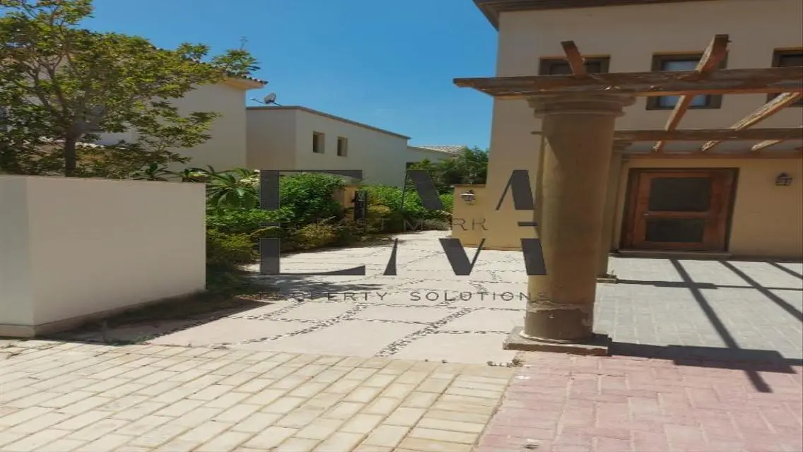 Villa for sale in Moon Valley, South Investors