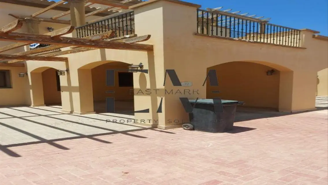 Villa for sale in Moon Valley, South Investors