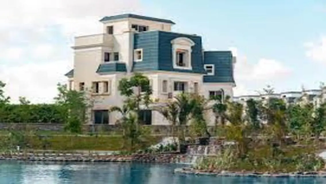 Own your Lake House 220 m at MV with 5% DP