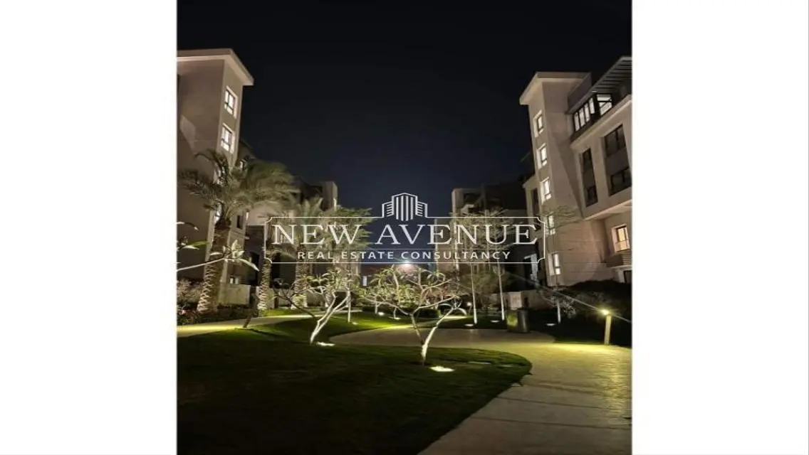 Trio Garden Duplex with Garden and Pool ready to move