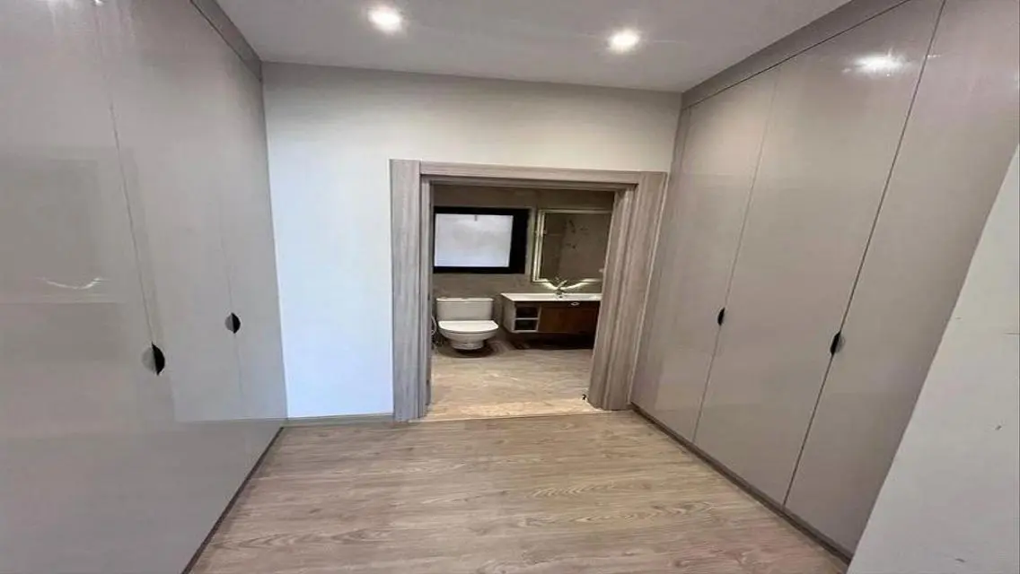 Finished Ready to move apartment in beverlly