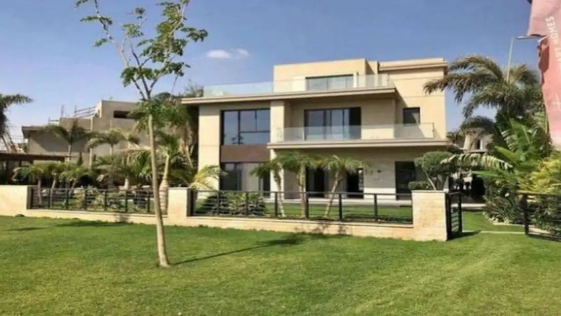 Luxurious Villa for Sale with Spacious Layout
