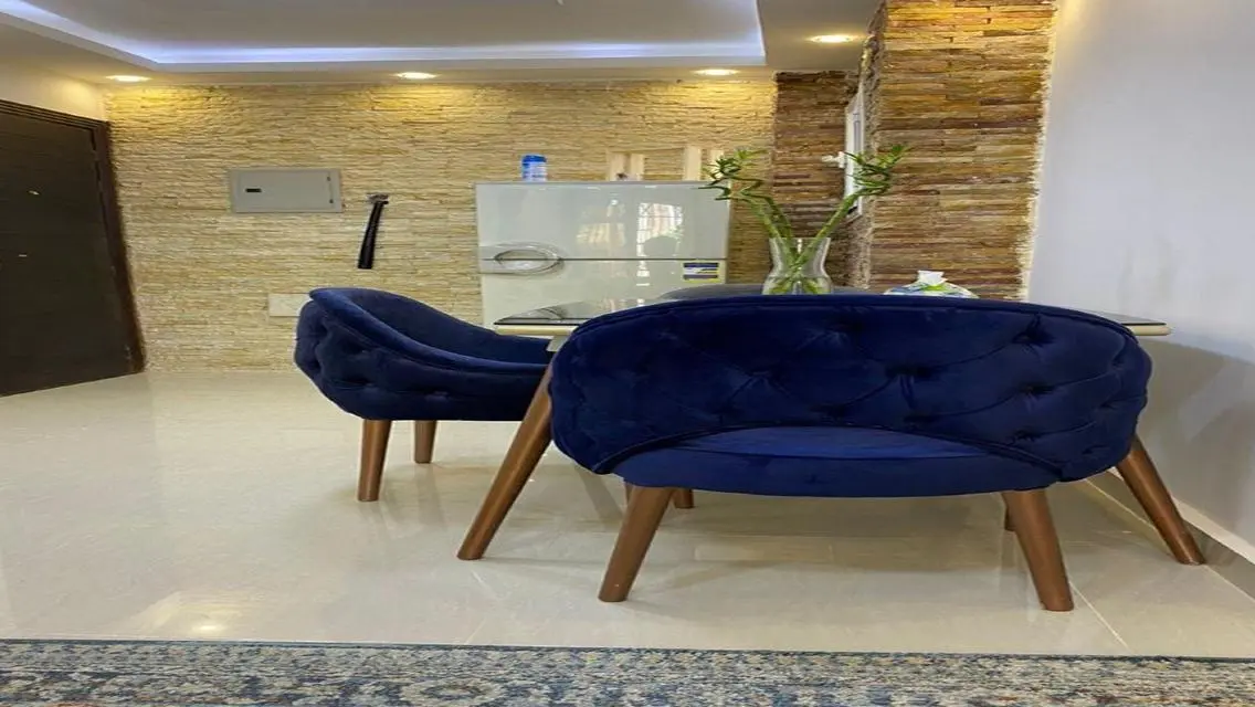 استوديو اول سكن في B10 امام الخدمات بموقع مميز
