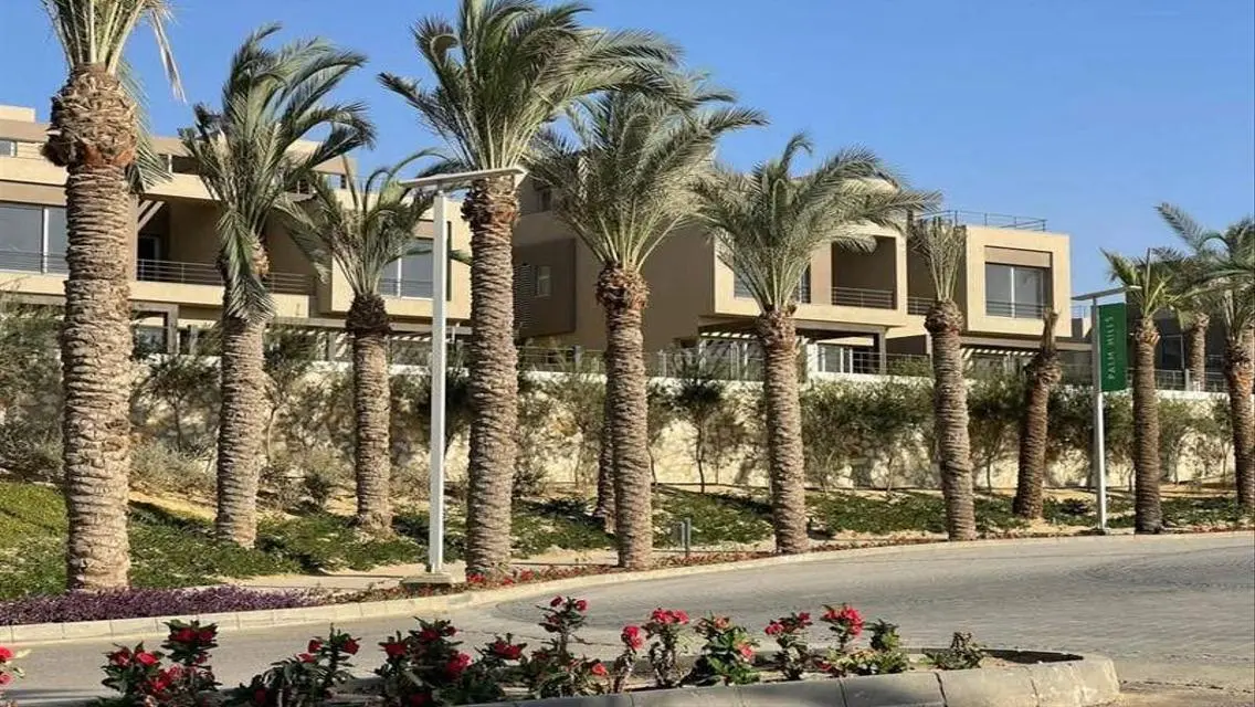تاون هاوس برايم لوكيشن في بالم هلز القاهرة الجديدة