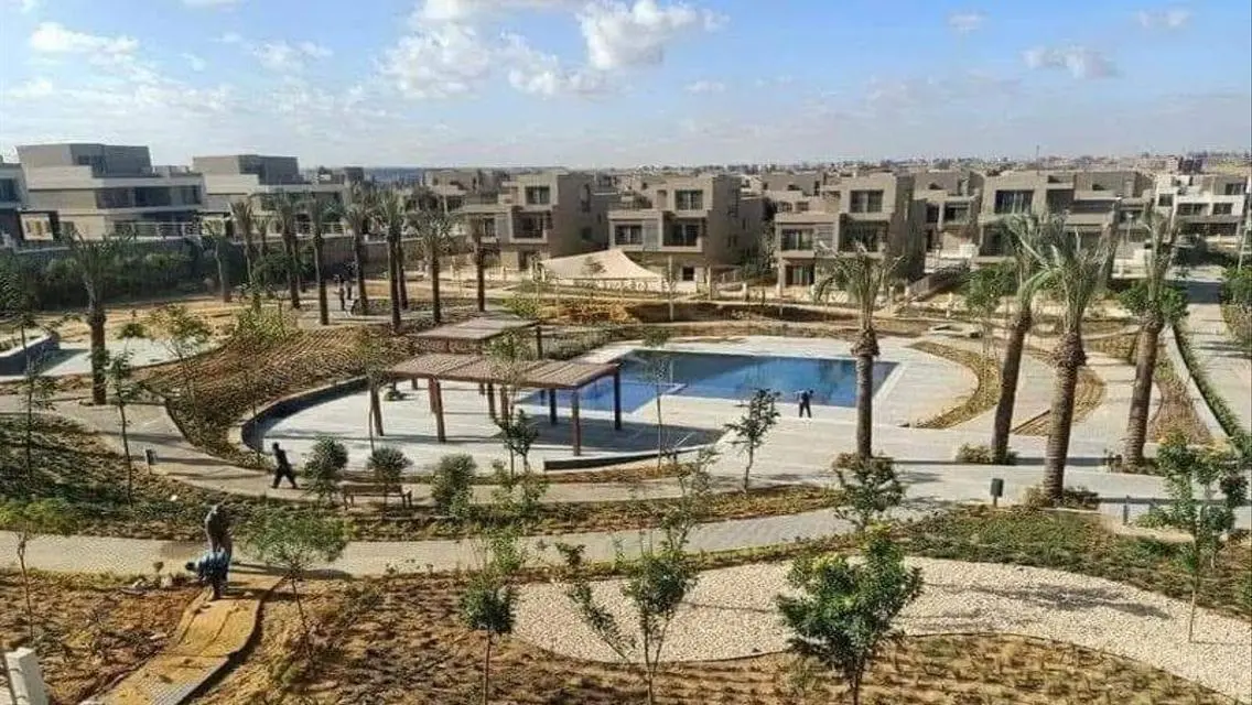 تاون هاوس برايم لوكيشن في بالم هلز القاهرة الجديدة