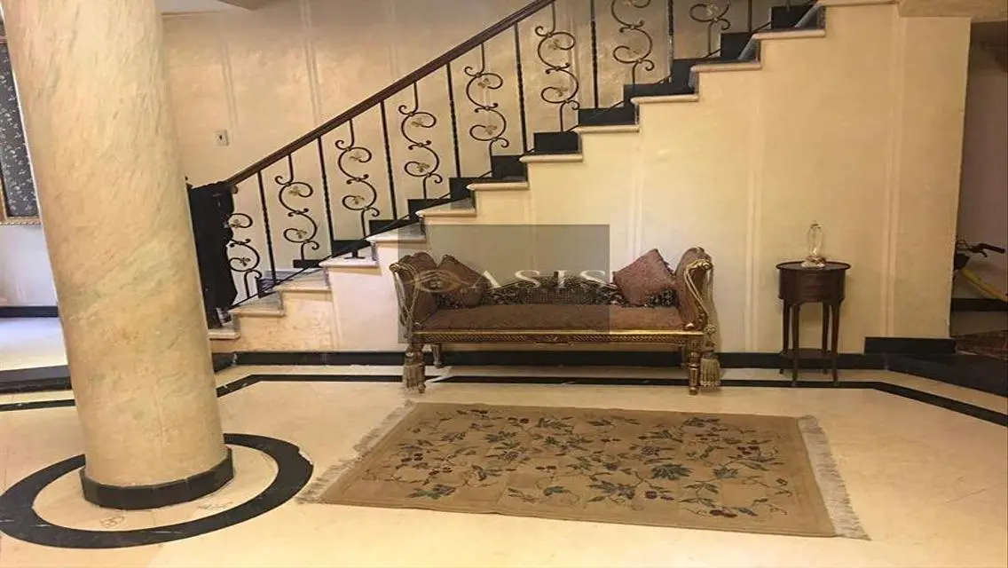 تاون هاوس للبيع  فى كمبوند مينا فى الشيخ ذايد