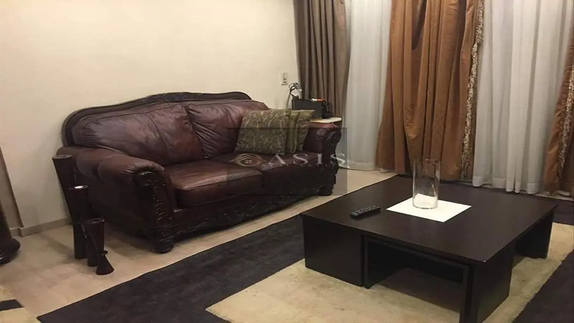 تاون هاوس للبيع  فى كمبوند مينا فى الشيخ ذايد