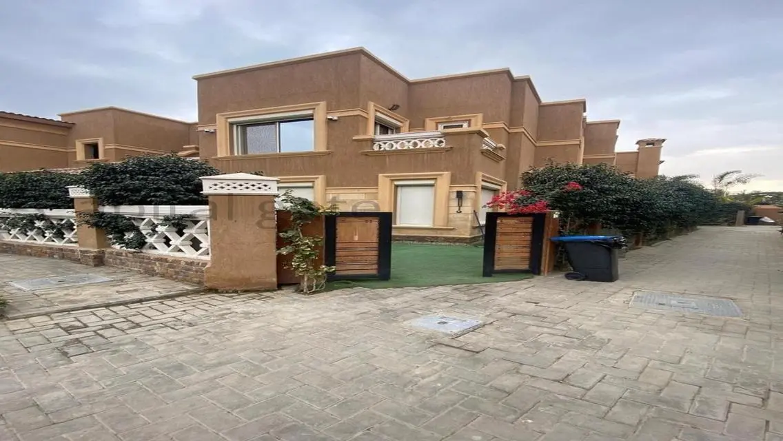 للبيع تاون هاوس كواترو بتشطيبات فاخره وسعر مميز.