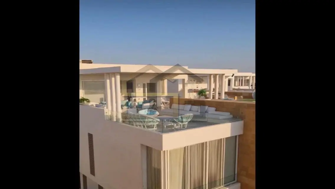 اقل سعر فيلا  تالت صف من البحر و اول صف البحيره