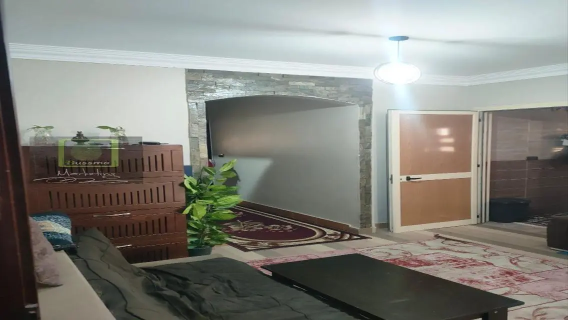 شقة ايجار بالمطبخ 230متر امام بيفرلى هيلز مباشر
