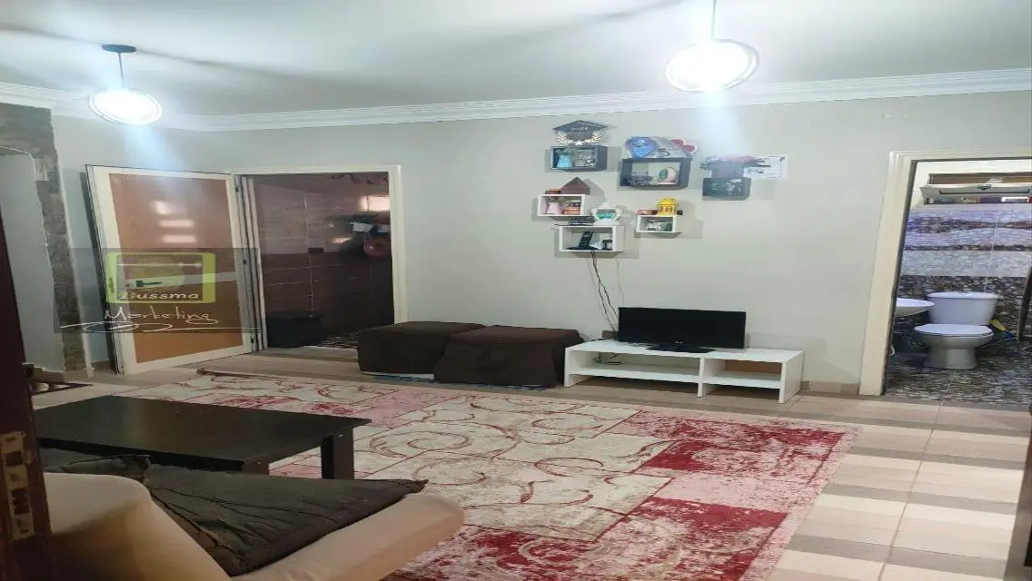 شقة ايجار بالمطبخ 230متر امام بيفرلى هيلز مباشر