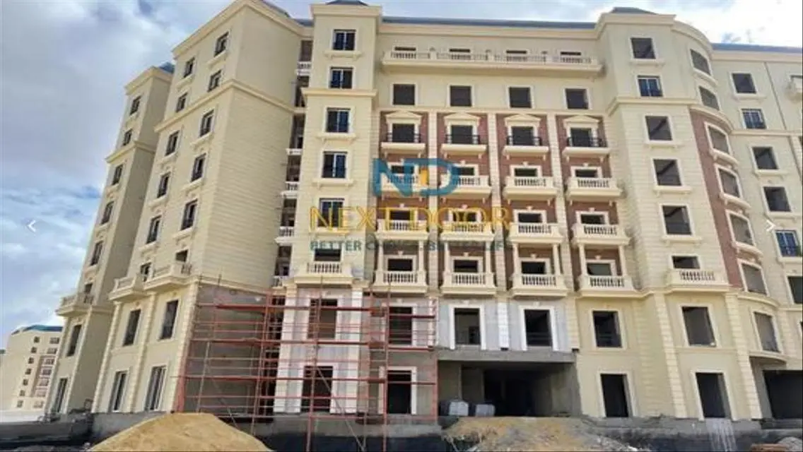 شاليه كامل التشطيب سي فيو الحي الاتيني بمقدم 10%