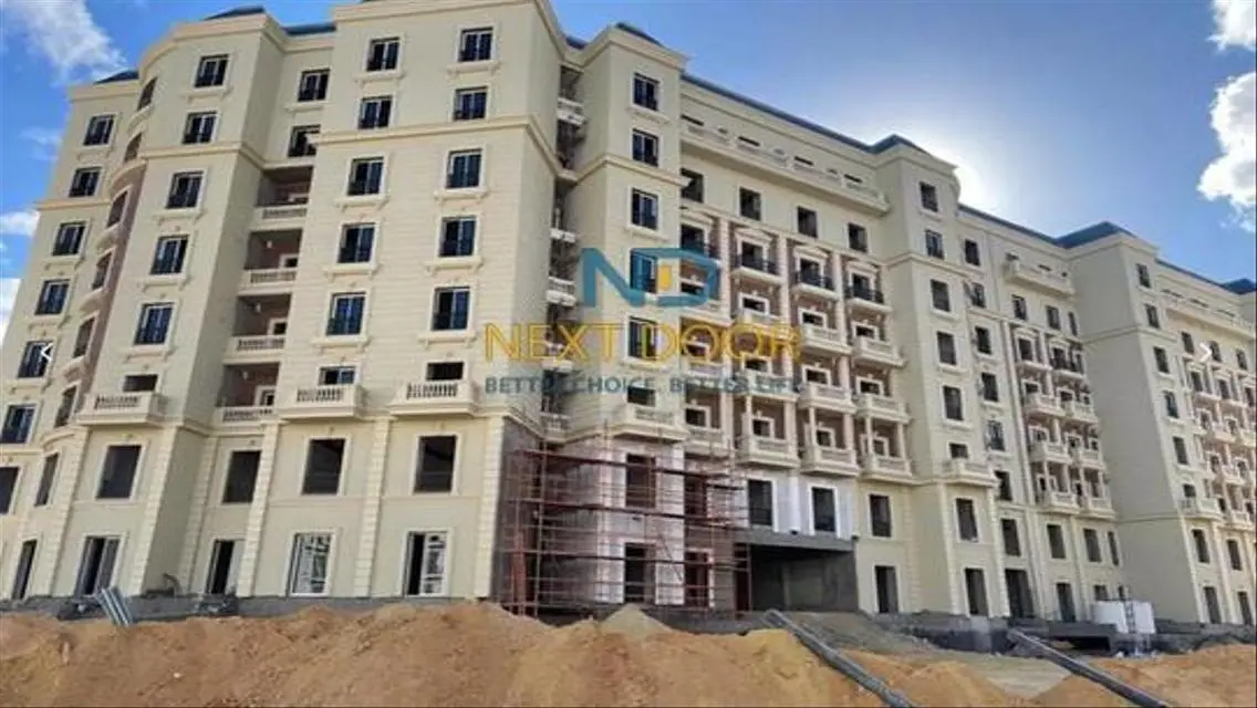 شاليه كامل التشطيب سي فيو الحي الاتيني بمقدم 10%