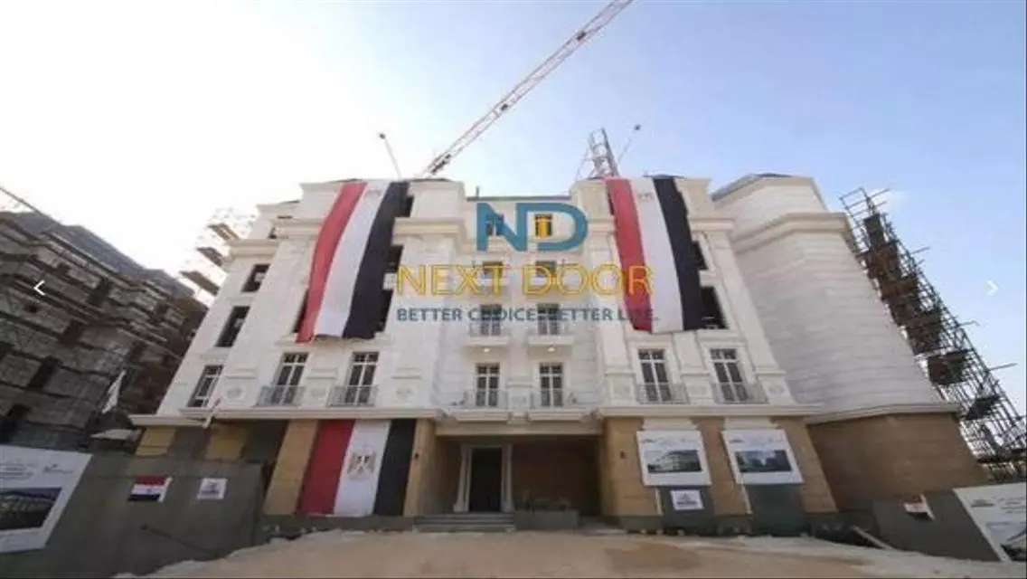 شاليه كامل التشطيب سي فيو الحي الاتيني بمقدم 10%