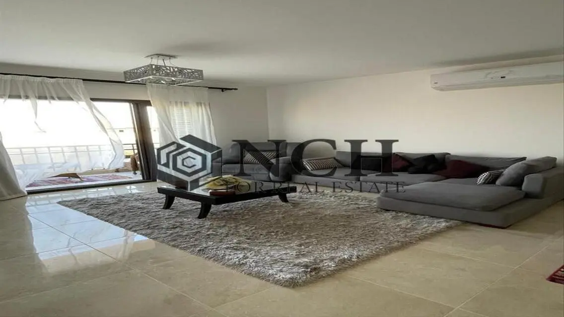شقة مفروشة بالكامل 130 متر للإيجار في فيفث سكوير.