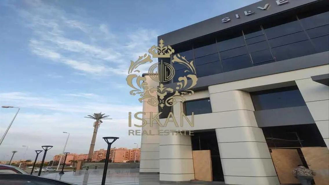 محل للايجار بموقع مميز جدا باقل سعر في الماركت