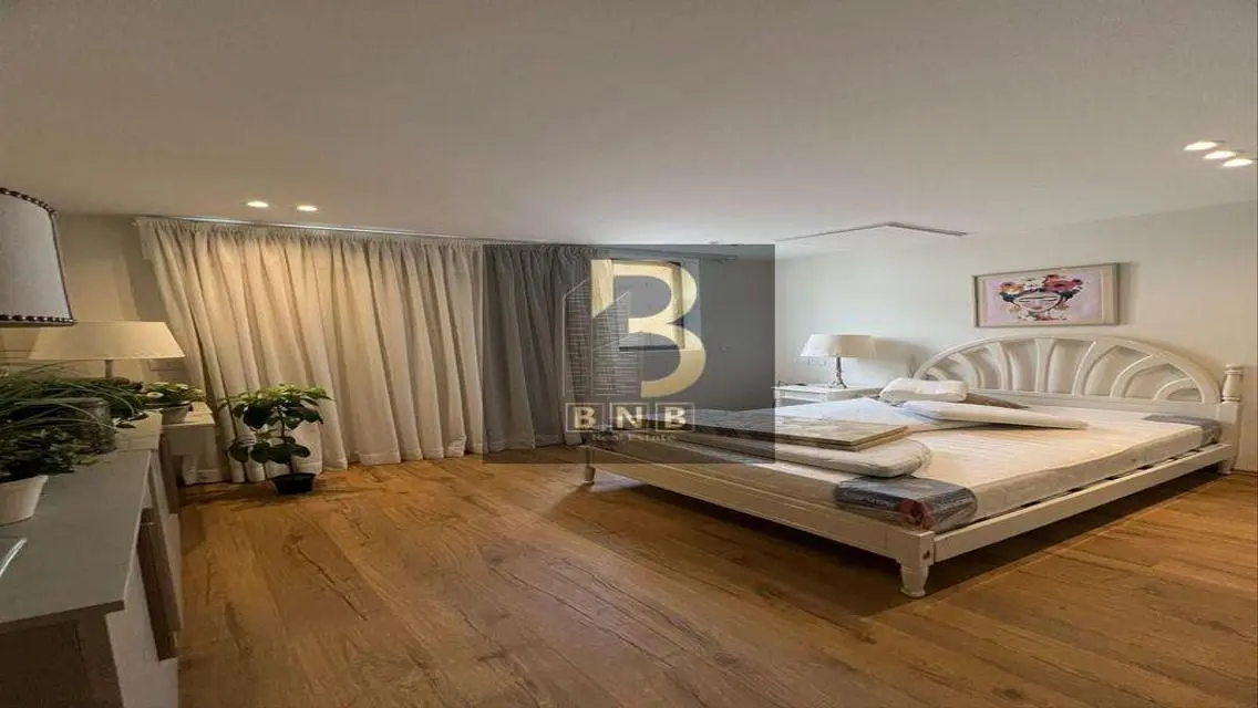 Luxury Villa with Private Pool and Garden in the Heart of the City