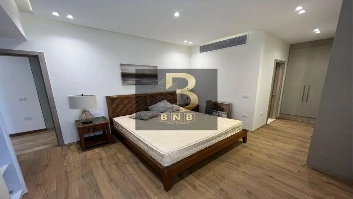 Luxury Villa with Private Pool and Garden in the Heart of the City