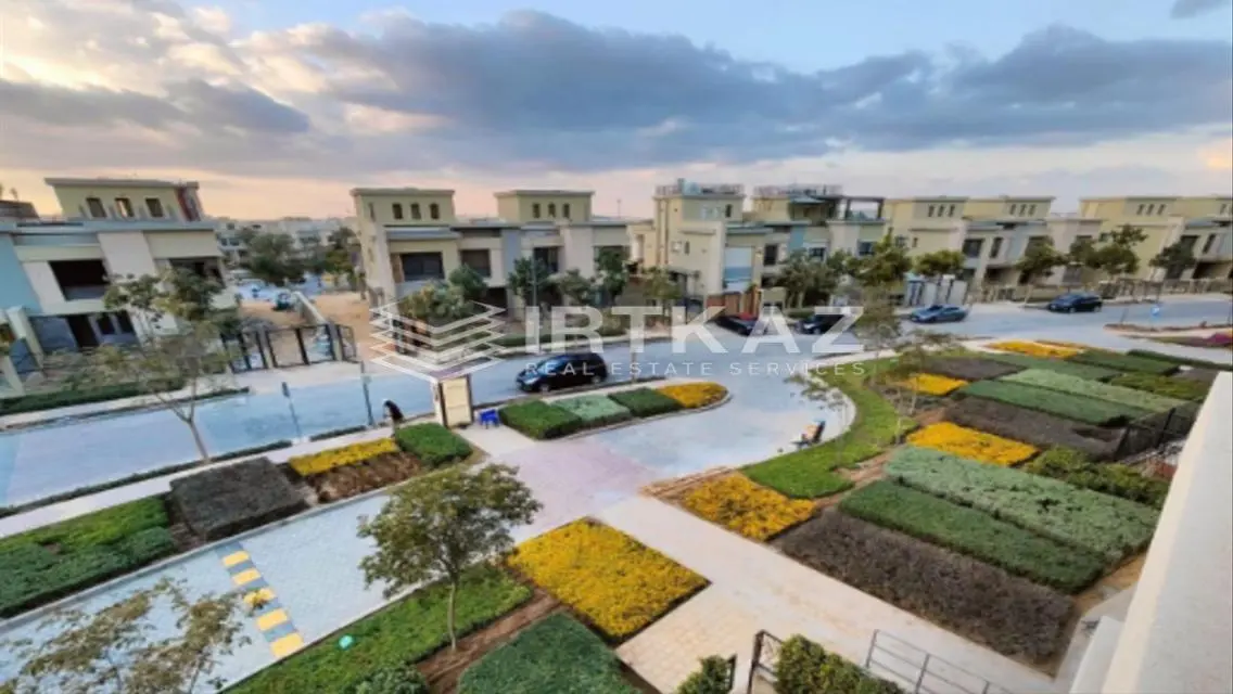 Resale APT Ready To Move With Best price in Market