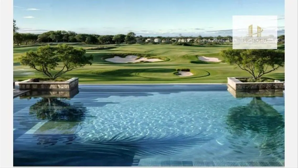 Luxury House in Club House