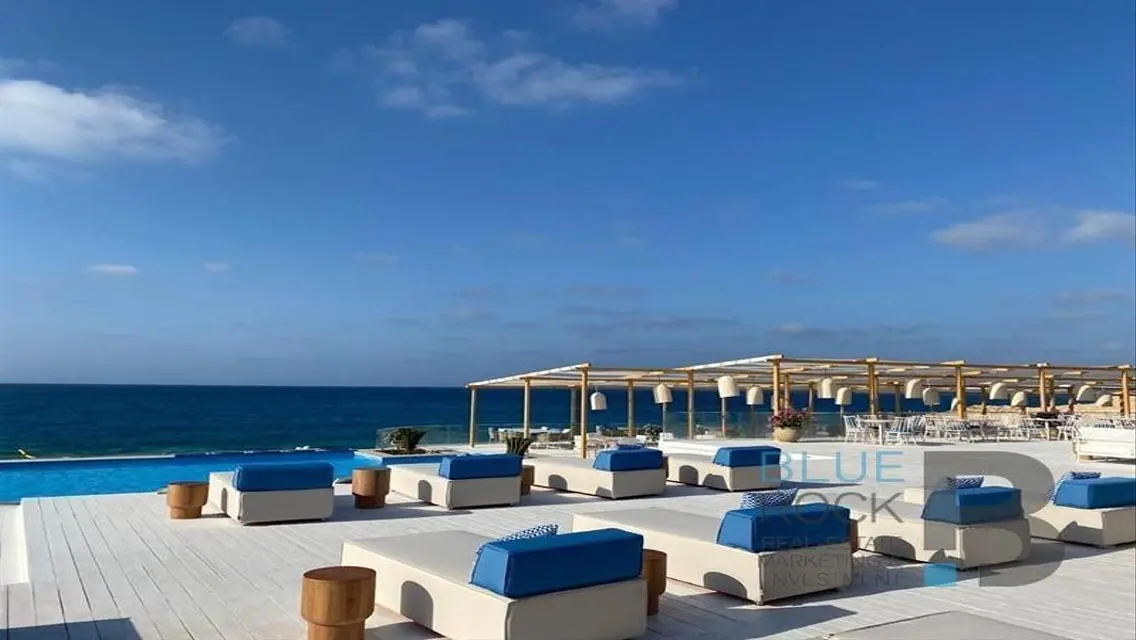 Luxury Apartment for Sale with Stunning Lake View