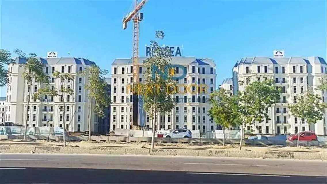 Luxury 2 Bedroom Apartment with Maid Room