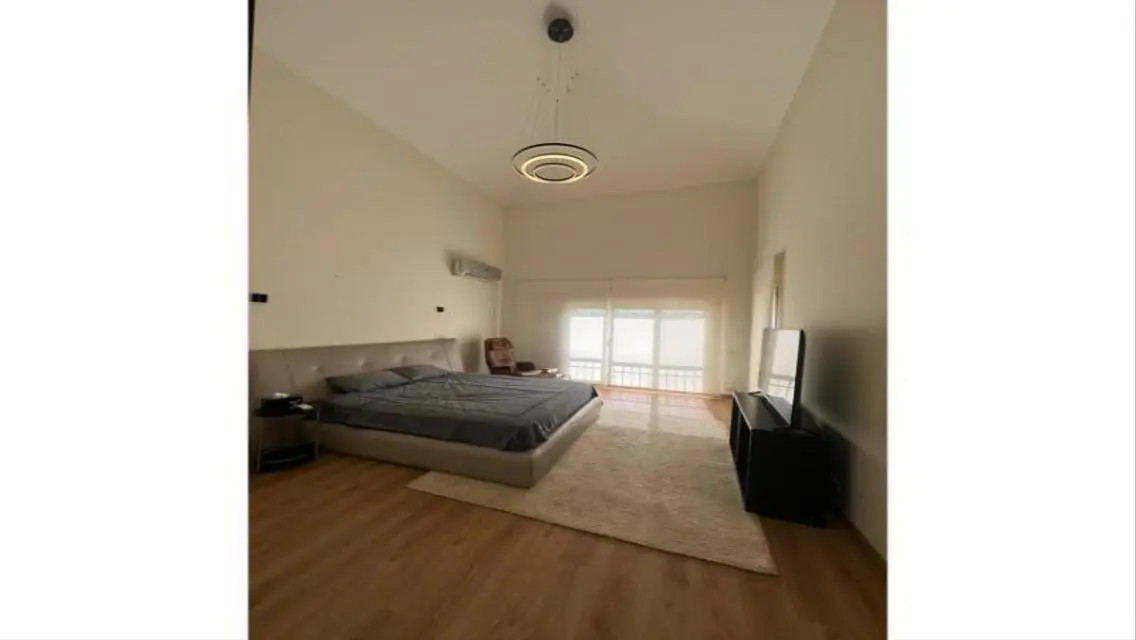 Luxurious 450 sqm Apartment in the Heart of the City