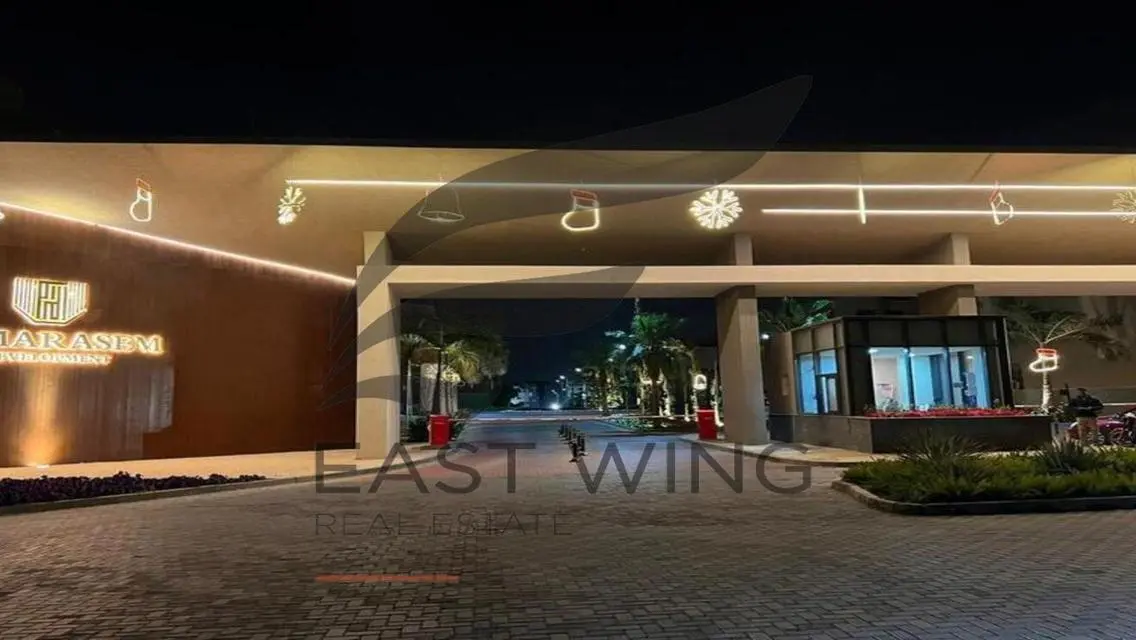Overlooking land scape - Penthouse - Fifth square